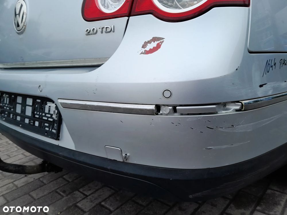 VW PASSAT B6 ZDERZAK TYLNY TYŁ SEDAN PARKTRONIC KOLOR: LA7W - 4