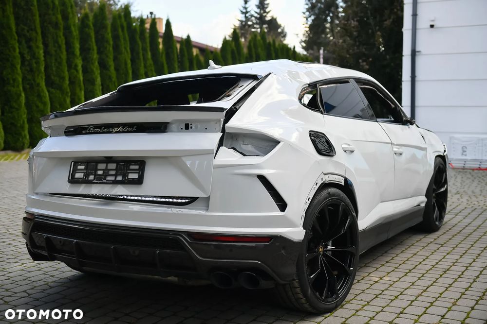Lamborghini Urus Standard - 27