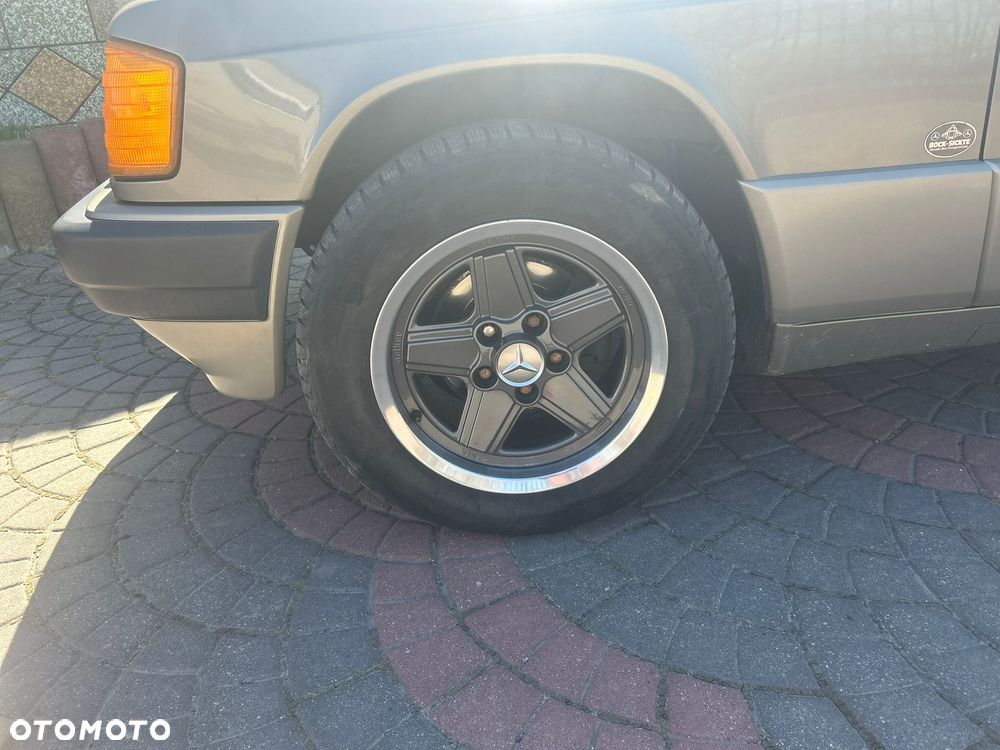 Mercedes-Benz W201 (190) - 7