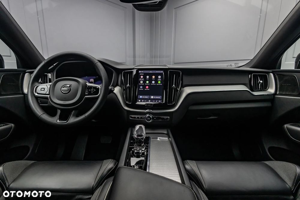 Volvo XC 60 B4 D AWD Plus Dark - 31