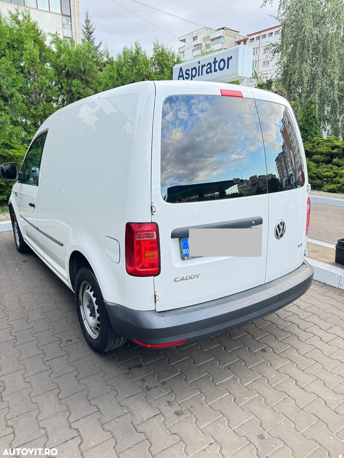 Volkswagen Caddy - 10
