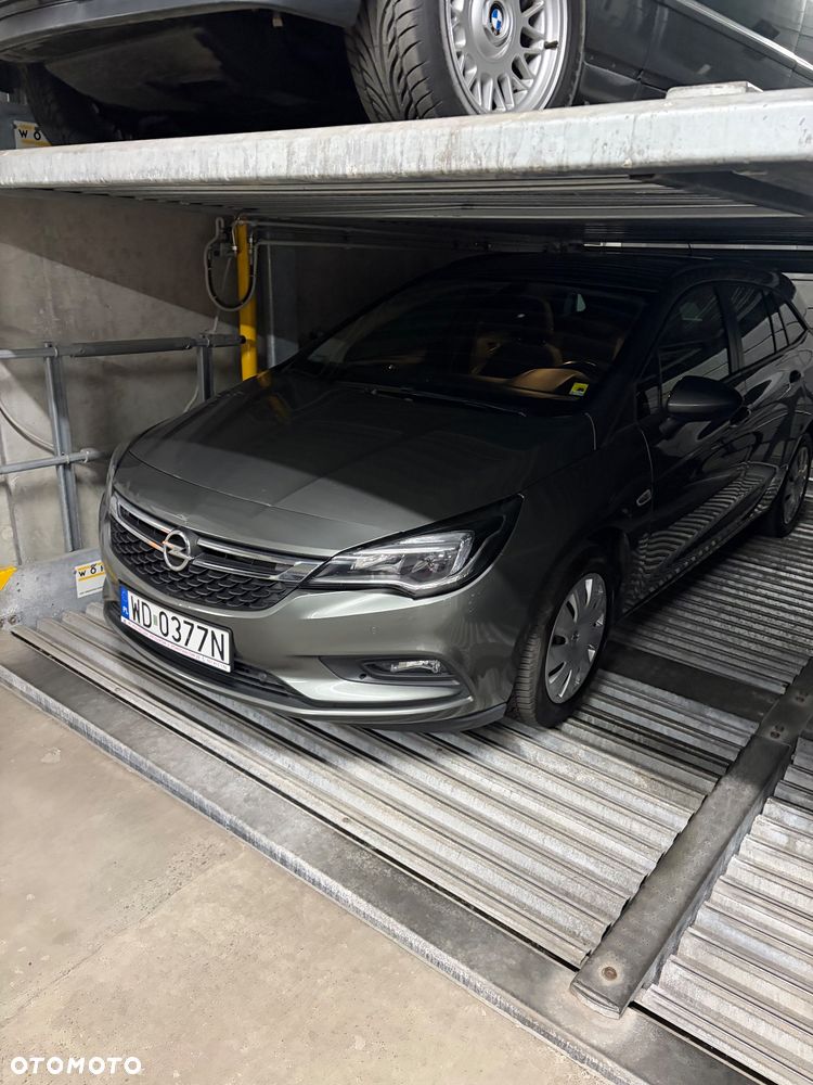 Opel Astra 1.6 CDTI Enjoy - 26