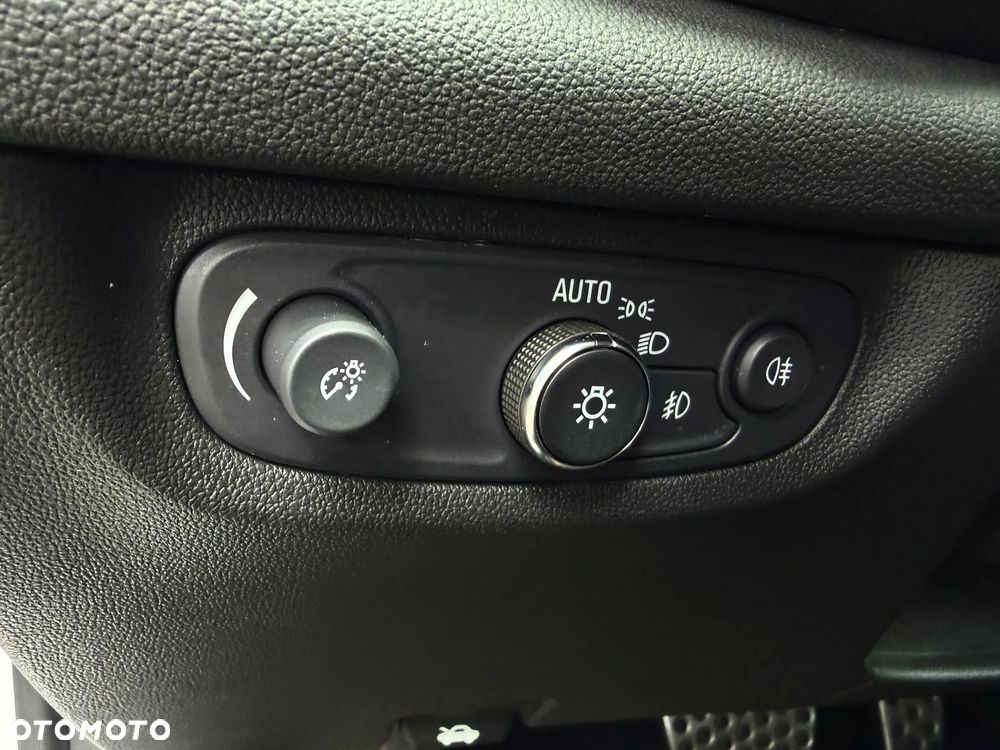Opel Insignia 1.6 CDTI Innovation S&S - 32