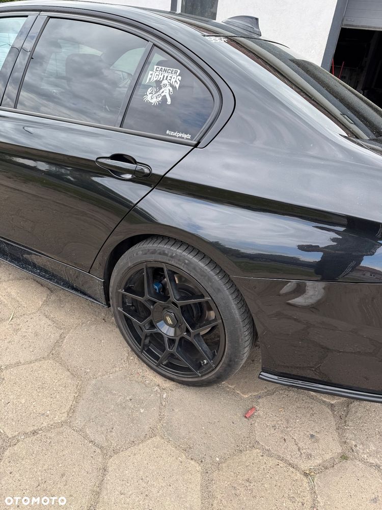 BMW Seria 3 318d Sport Line EU6 - 15