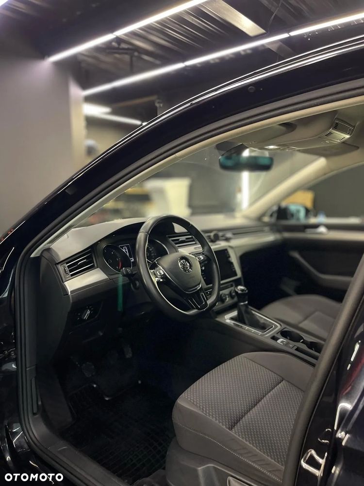 Volkswagen Passat 1.6 TDI BMT Comfortline - 5