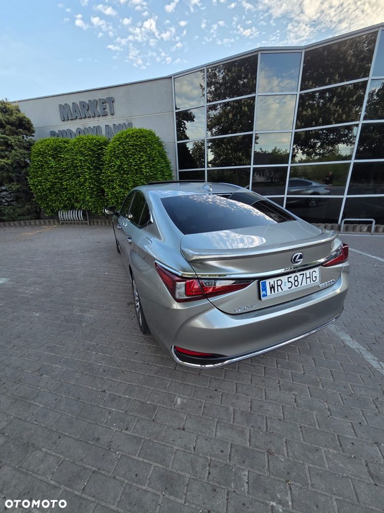 Lexus ES 300h Prestige - 11
