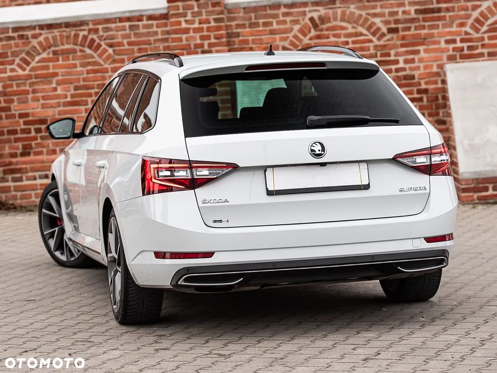 Skoda Superb 2.0 TDI DSG Sportline - 8
