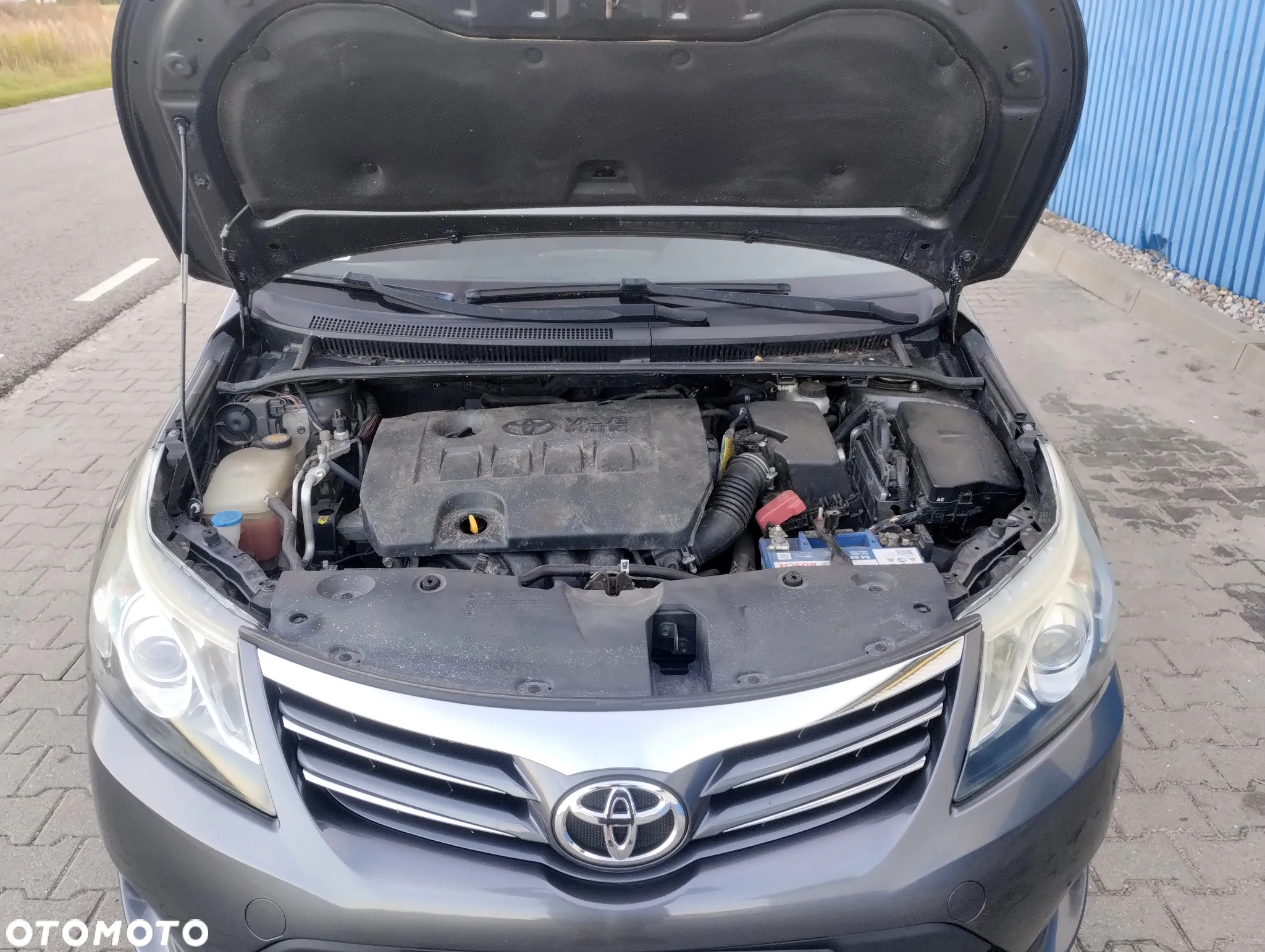Toyota Avensis 1.8 Premium - 9