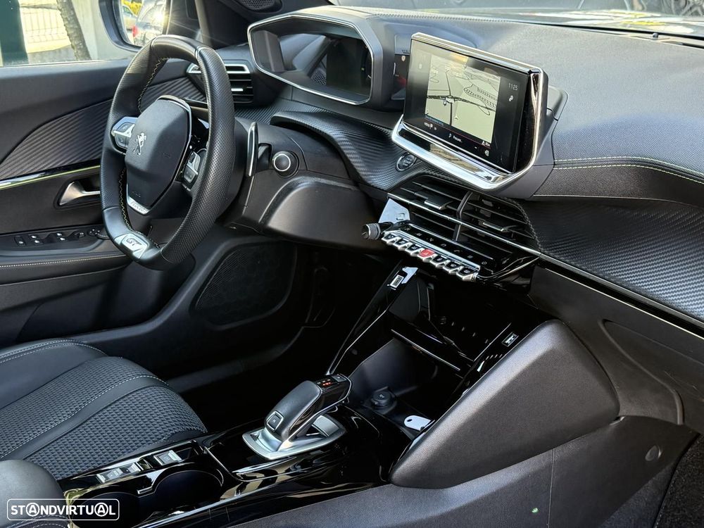 Peugeot 2008 1.2 PureTech GT EAT8 - 39
