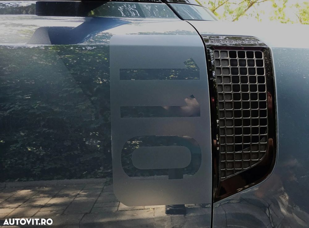Land Rover Defender - 3