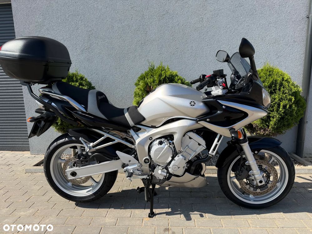 Yamaha FZ - 2