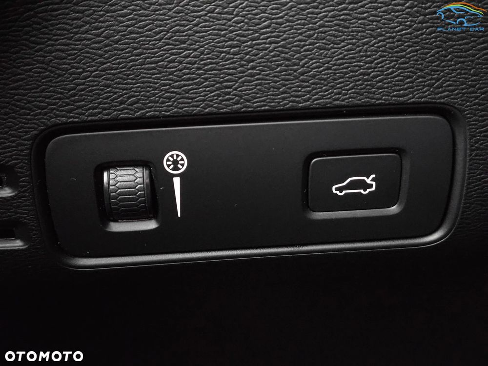 Volvo XC 40 B5 B AWD Geartronic RDesign - 32