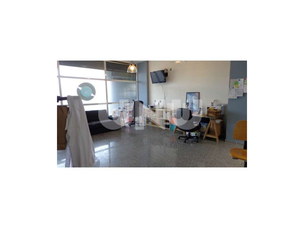 Loja/Escritório na Rua Marcelino Mesquita, em Linda-a-Velha - Grande imagem: 5/7