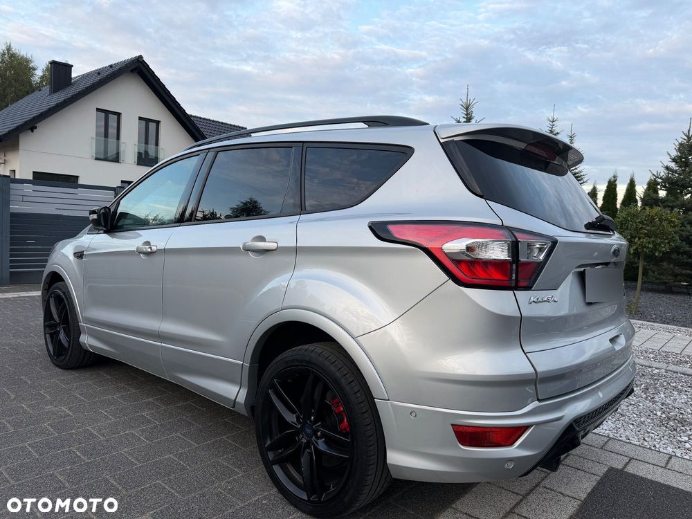Ford Kuga 2.0 TDCi 4x4 ST-Line - 38
