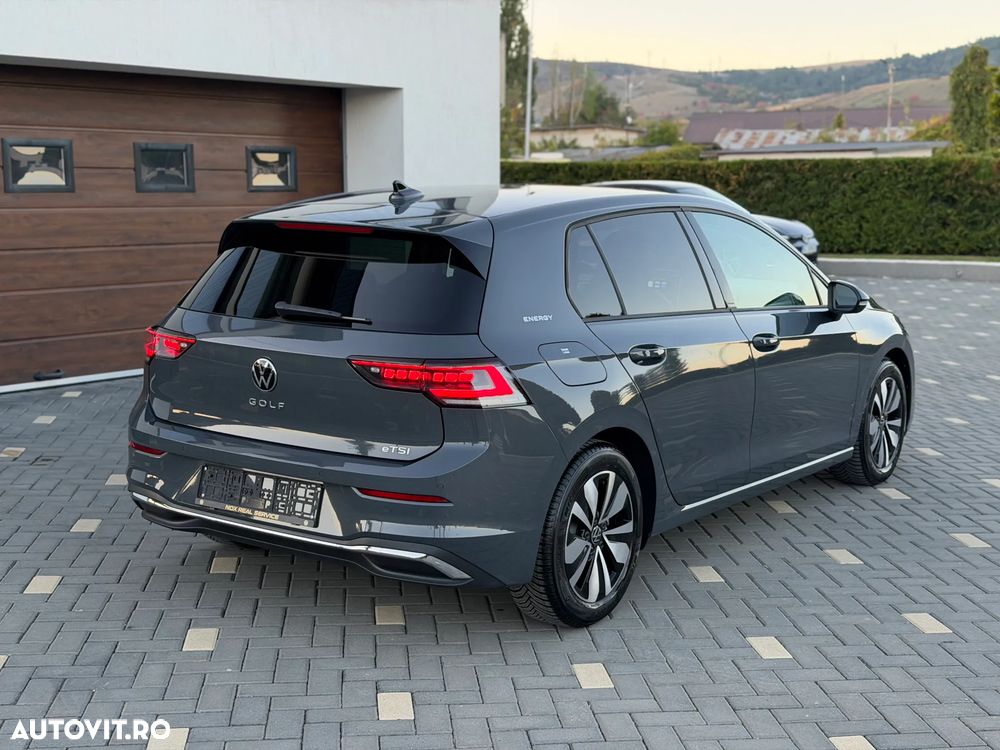 Volkswagen Golf - 10