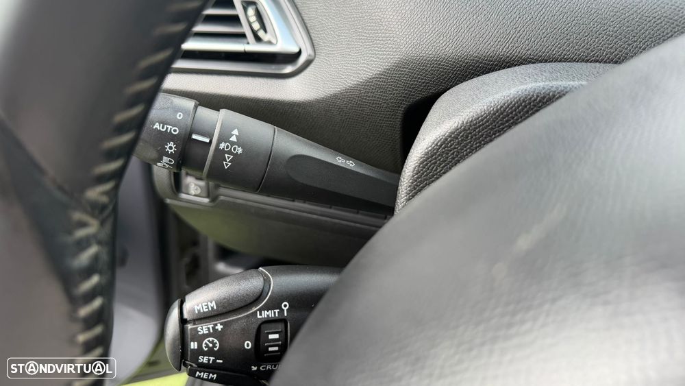 Peugeot 308 SW 1.6 BlueHDi Style - 26