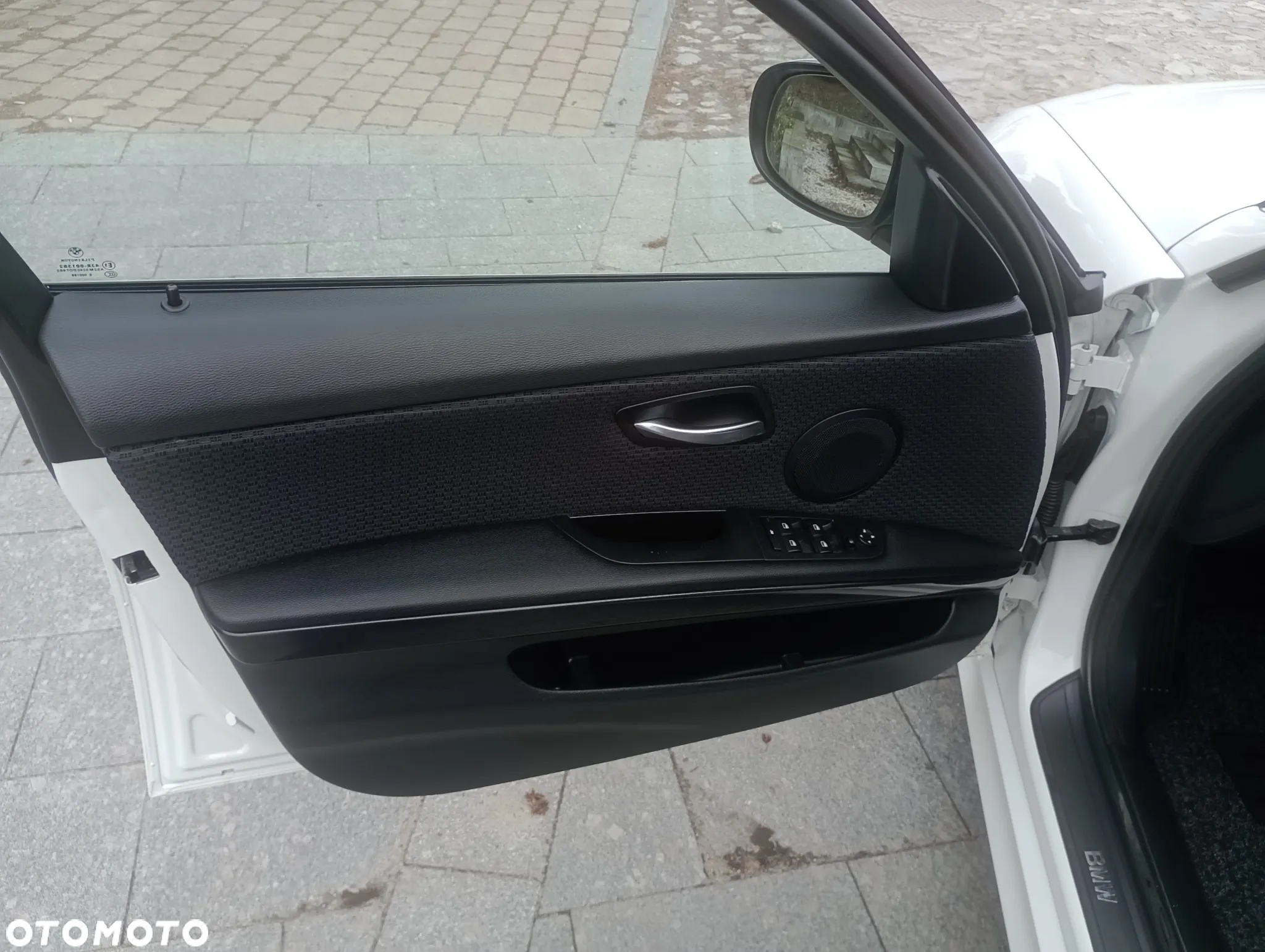 BMW Seria 3 320d xDrive DPF Touring - 21