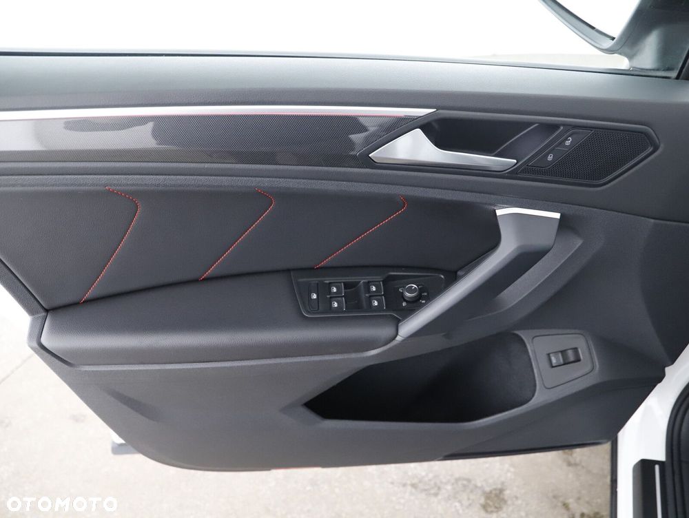 Volkswagen Tiguan - 13