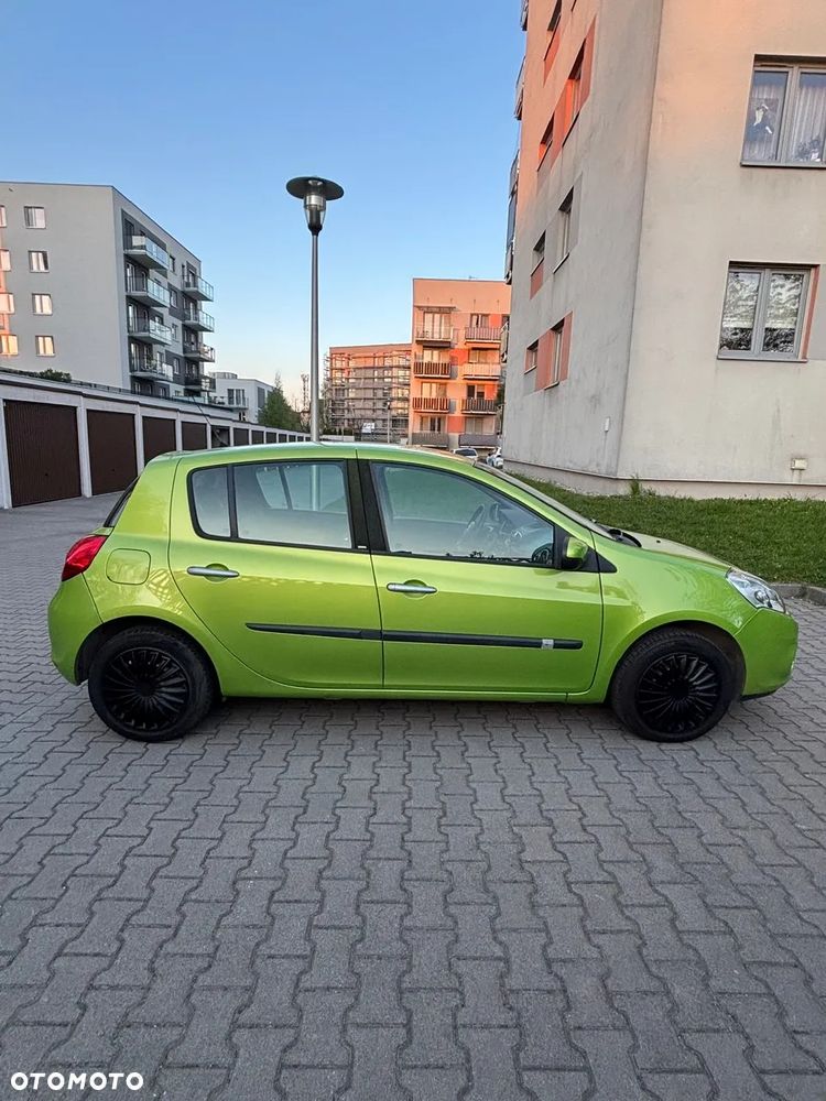 Renault Clio 1.2 16V Alize - 5