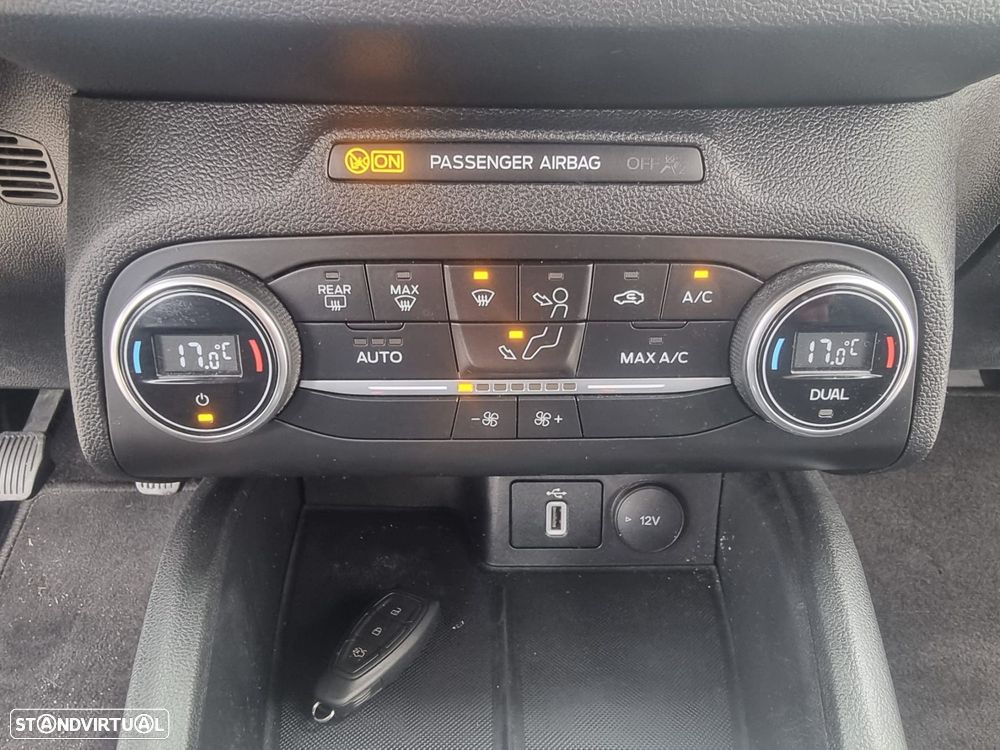 Ford Focus SW 1.5 TDCi EcoBlue Active - 22