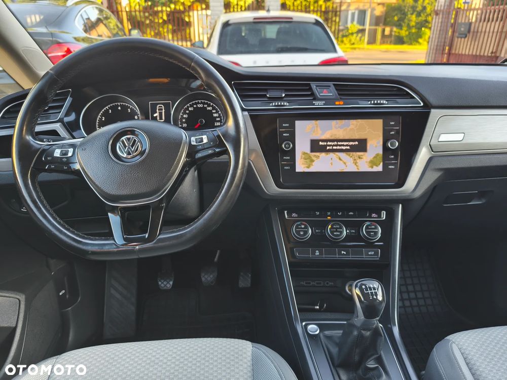 Volkswagen Touran 1.5 TSI EVO Trendline - 16