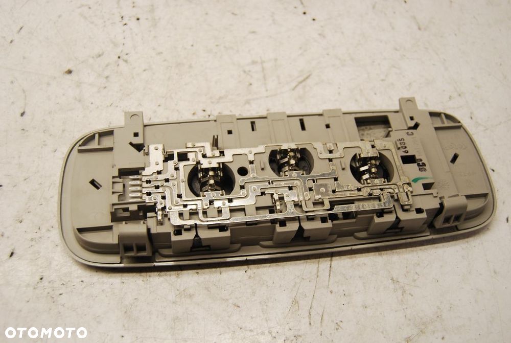 LAMPKA OŚWIETLENIA KABINY 3C0947291C VW PASSAT B6 KOMBI 3C0947291A 3C0947291D - 6