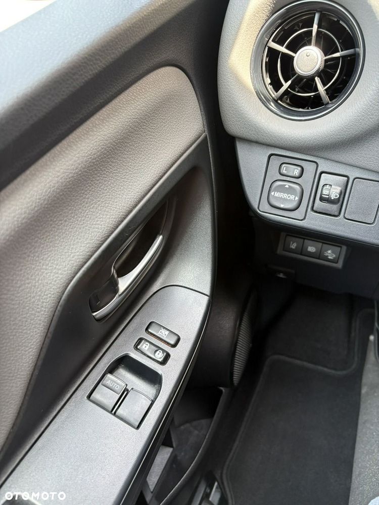 Toyota Yaris - 26