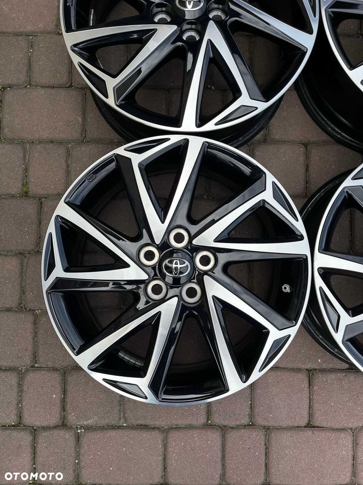 Oryginalne alufelgi Toyota 5x100 16 cali CZUJNIKI YARIS BICOLOR - 5