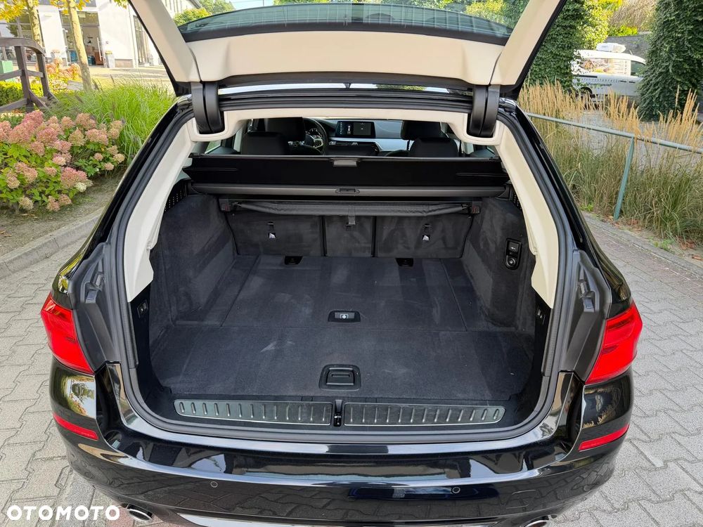 BMW Seria 5 520d Luxury Line - 28