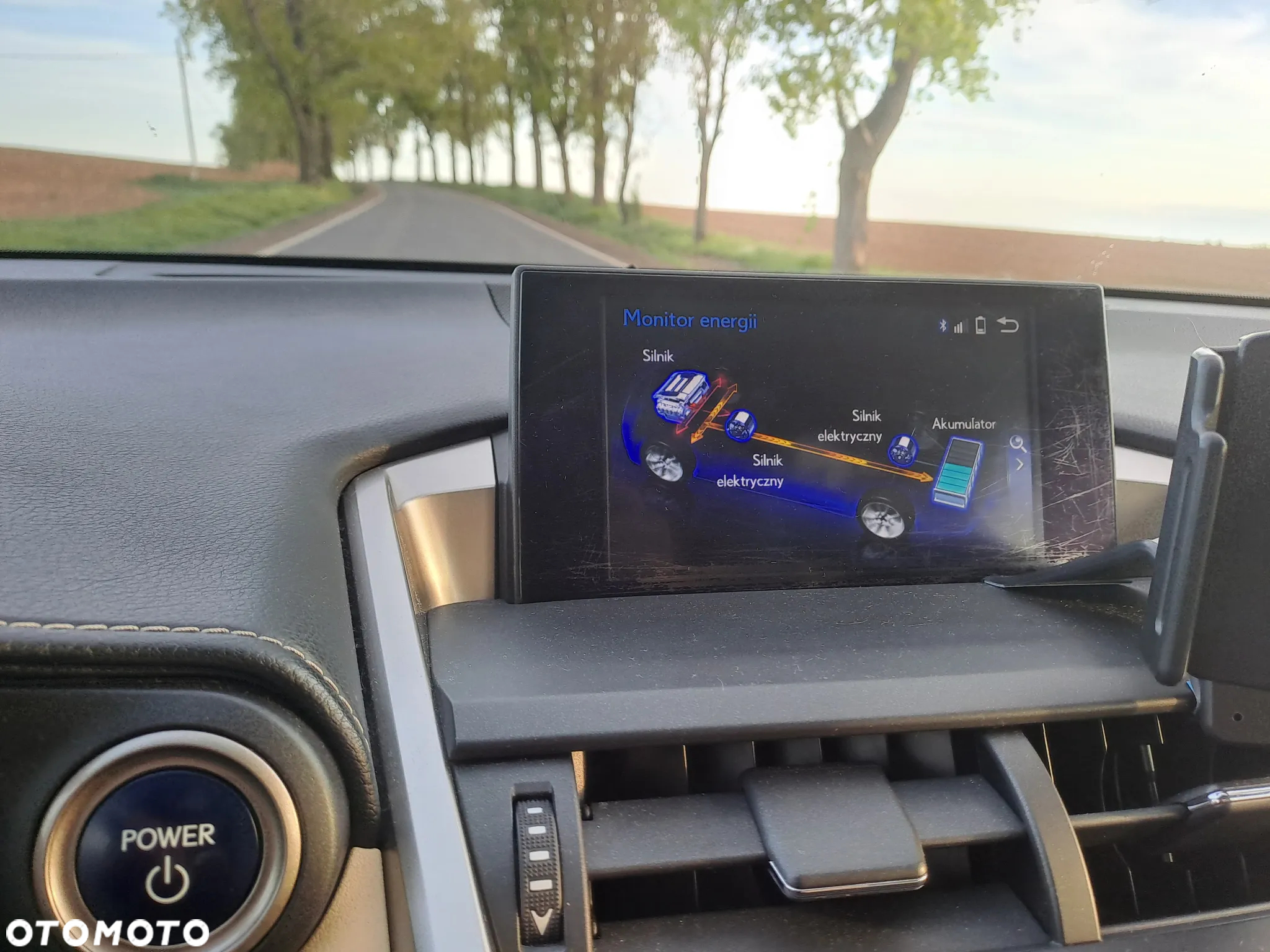 Lexus NX 300h - 21