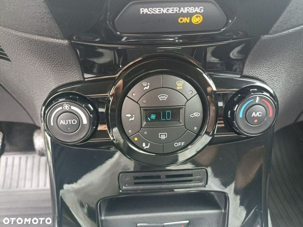 Ford Fiesta - 9
