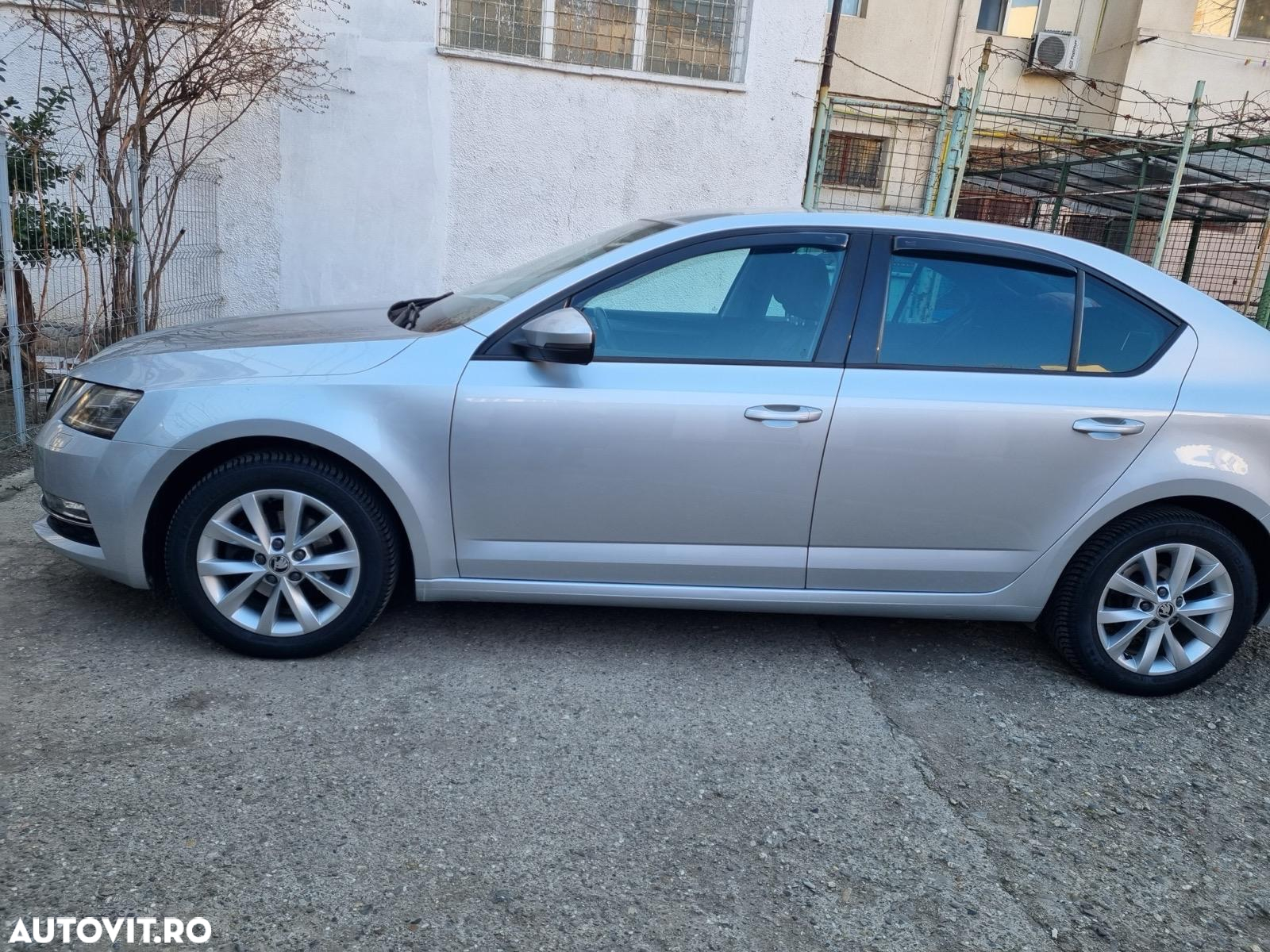 Skoda Octavia Combi Diesel 1.6 TDI Style - 4