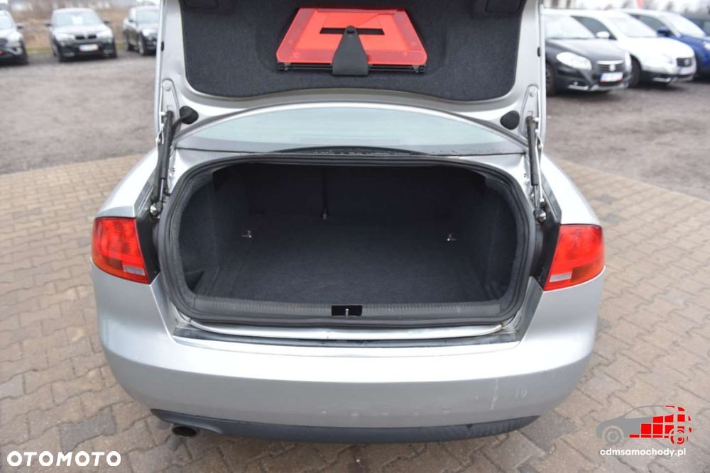 Audi A4 Limousine - 15