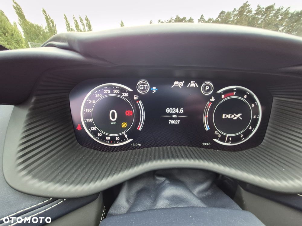 Aston Martin DBX - 8