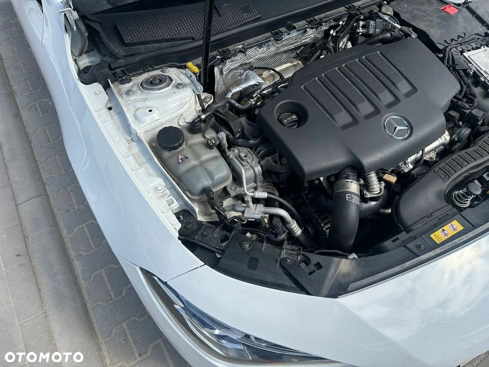 Mercedes-Benz CLA 220 d AMG Line 8G-DCT - 33