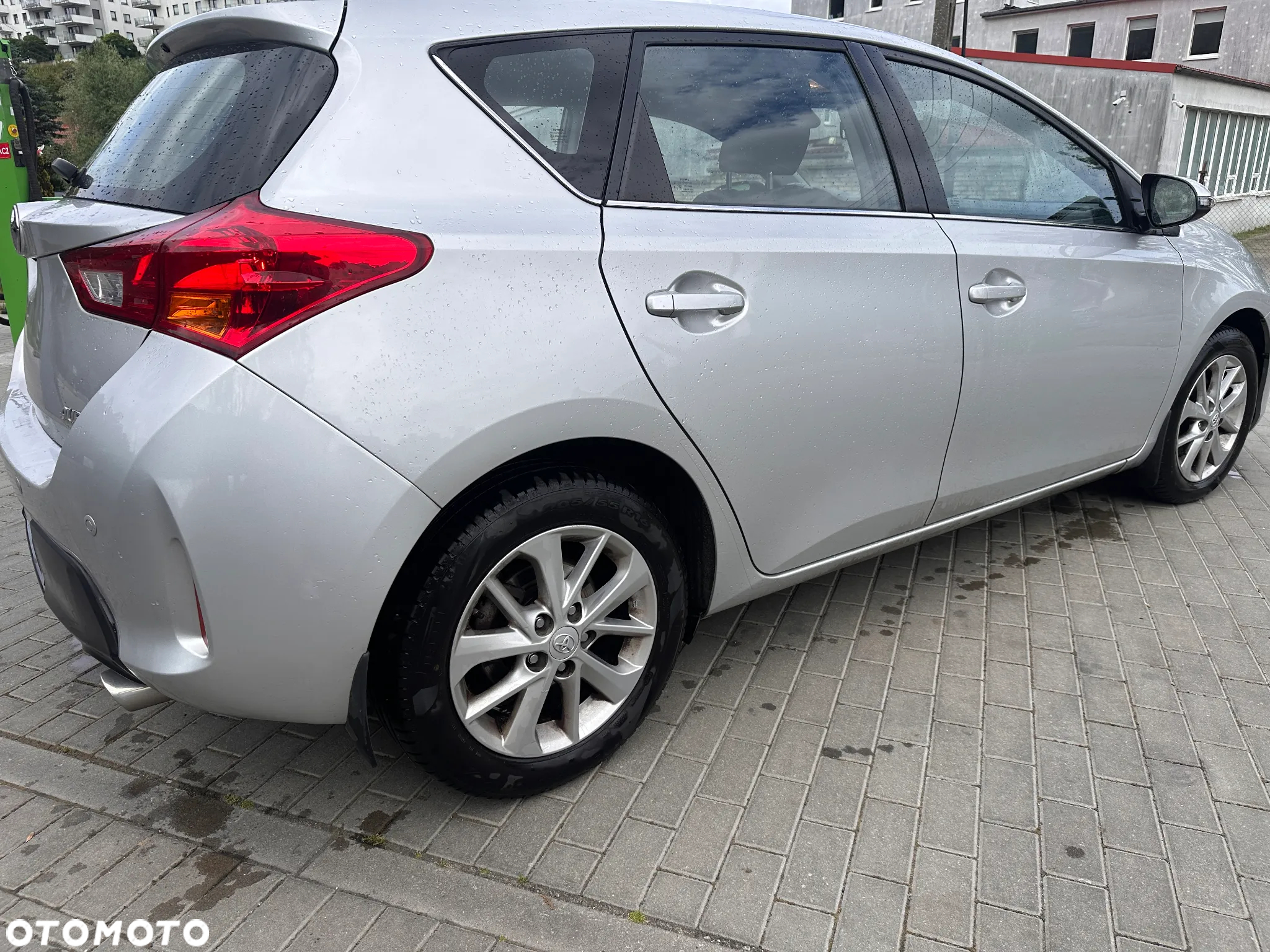 Toyota Auris 1.6 Premium Comfort - 6