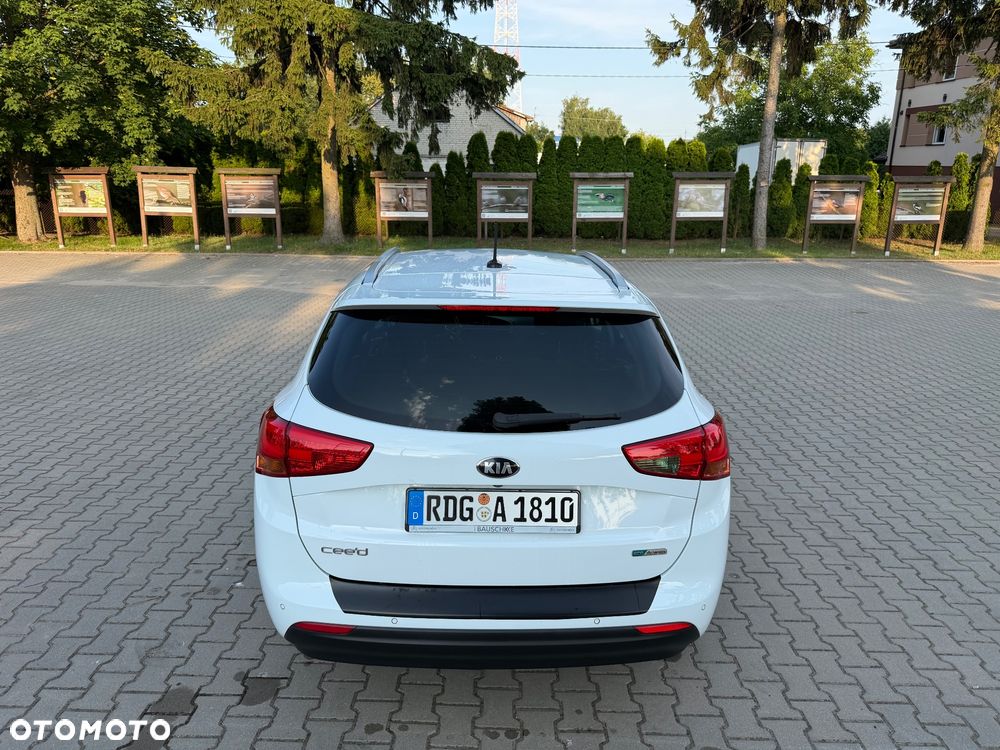 Kia Ceed - 8