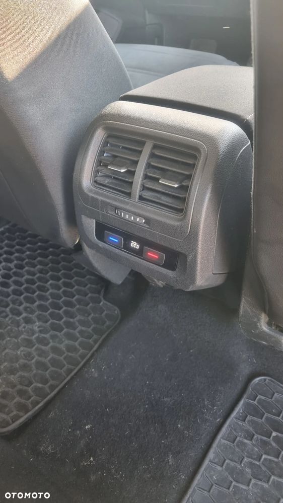 Volkswagen Touran 2.0 TDI BMT Highline DSG - 17