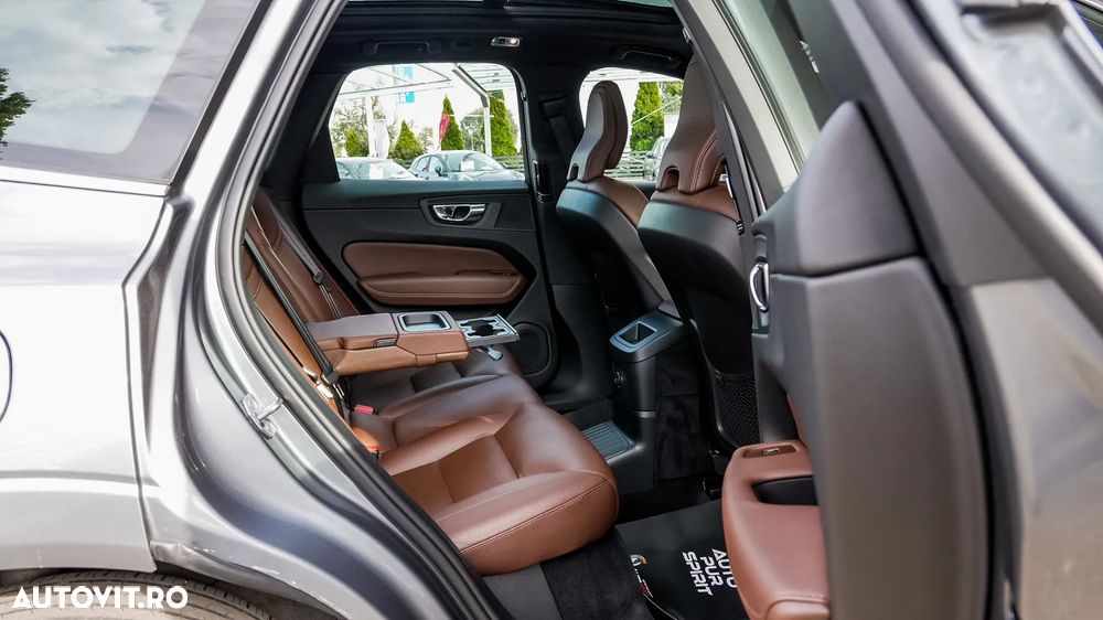 Volvo XC 60 Recharge T6 Twin Engine eAWD Inscription Expression - 32