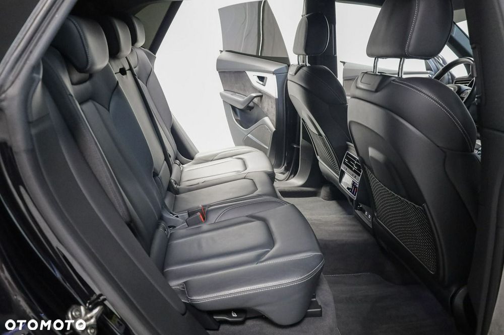 Audi Q8 - 25