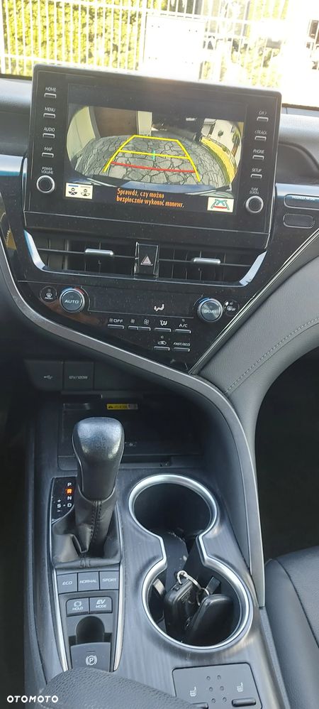 Toyota Camry ver-2-5-hybrid-executive-cvt - 3