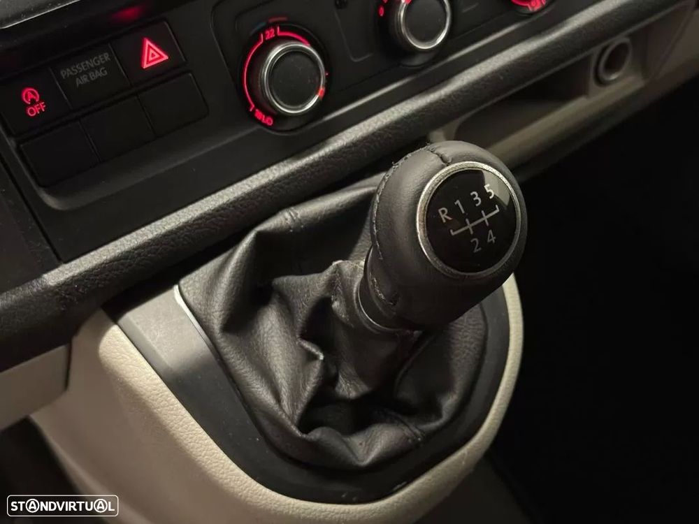 VW TRANSPORTER 2.0 TDI KASTEN / 3 LUGARES / IVA DEDUTIVEL - 13