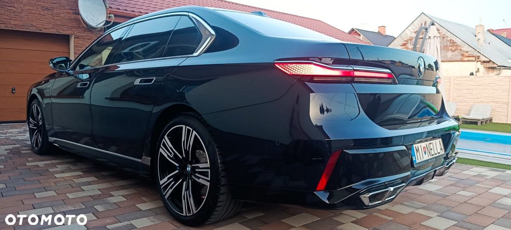 BMW Seria 7 M760e PHEV xDrive Individual Edition sport - 4