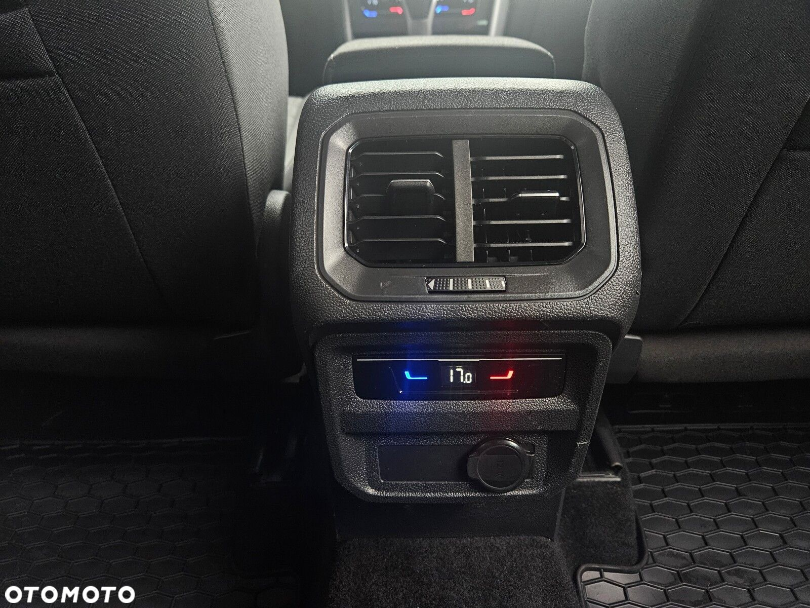 Volkswagen Tiguan 1.5 TSI EVO Life - 28