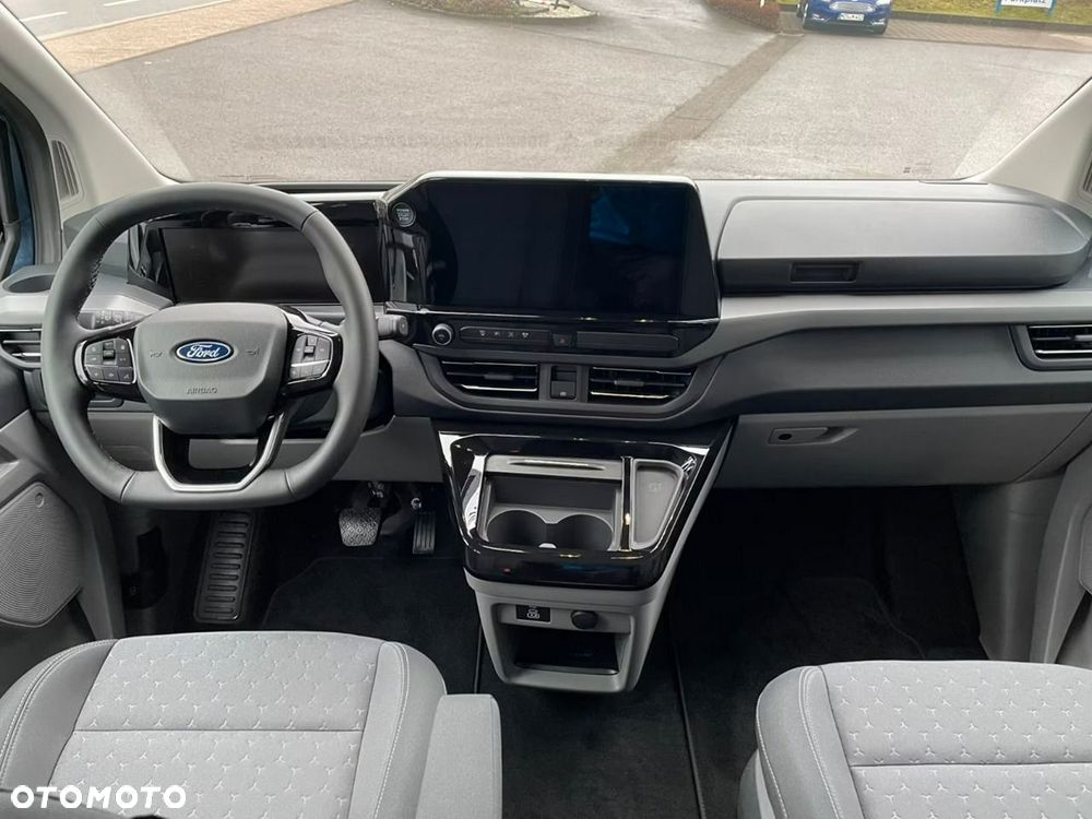 Ford Tourneo Custom - 2