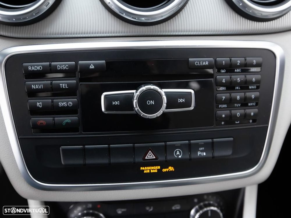 Mercedes-Benz GLA 180 - 16