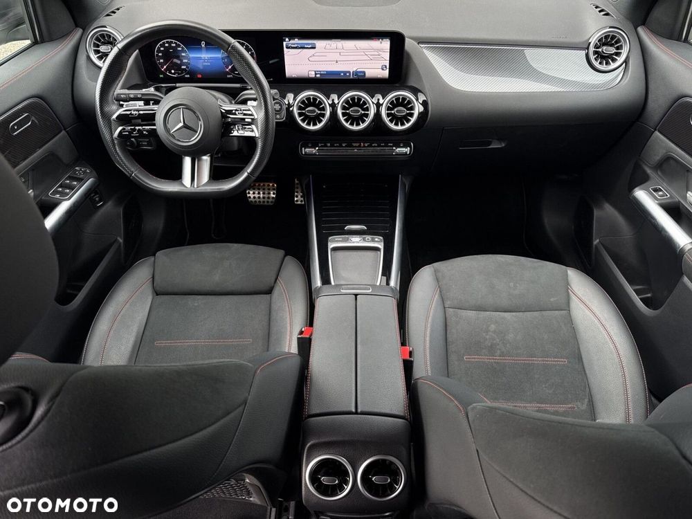 Mercedes-Benz GLA - 17