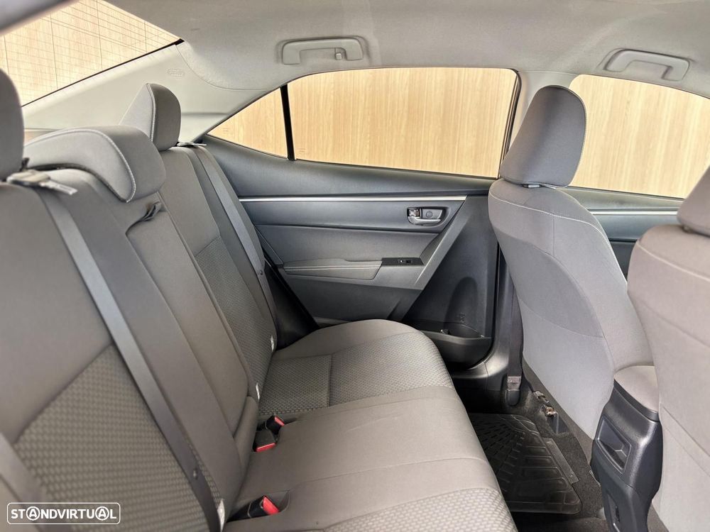 Toyota Corolla - 14
