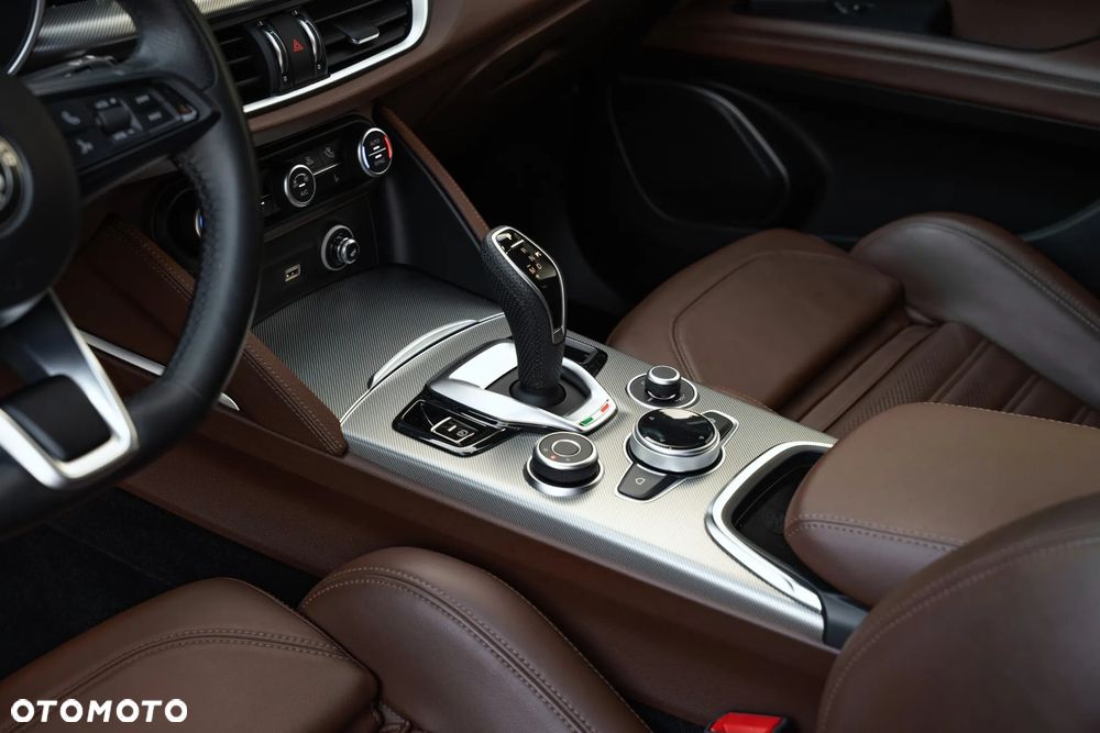 Alfa Romeo Stelvio 2.0 Turbo Veloce Q4 - 26