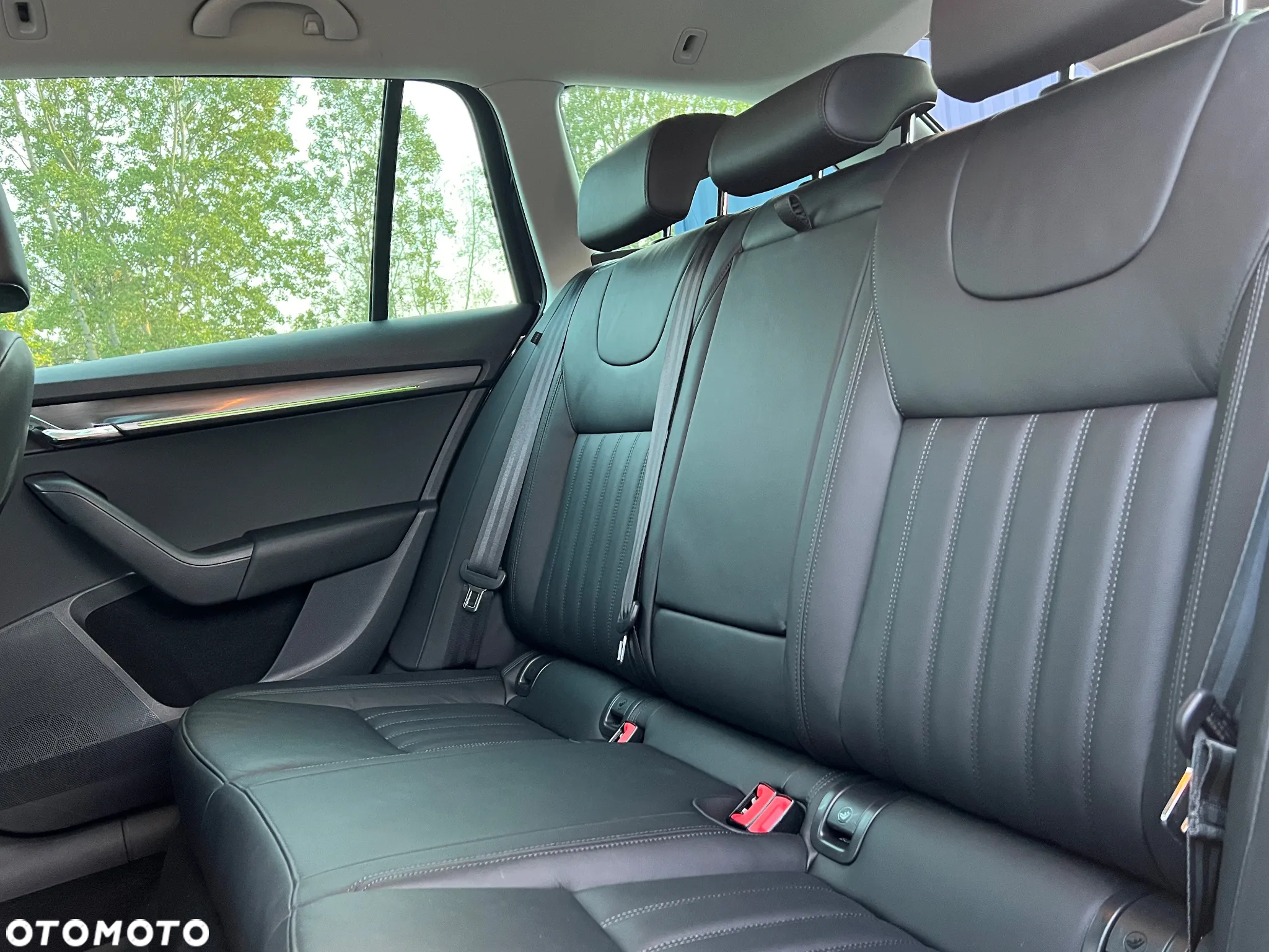 Skoda Octavia Combi 1.6 TDI DSG Style - 8